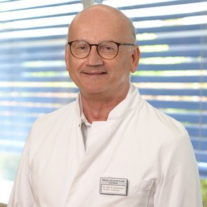 Dr. Andreas Smechowski