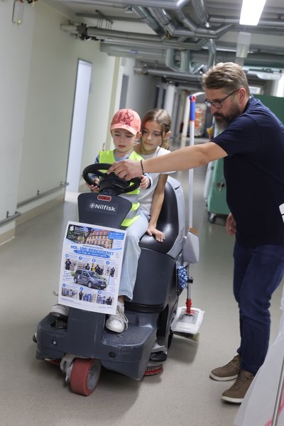 Impressionen vom Tag der offenen Tür im Krankenhaus Senftenberg: Einblicke in den Krankenhausservice