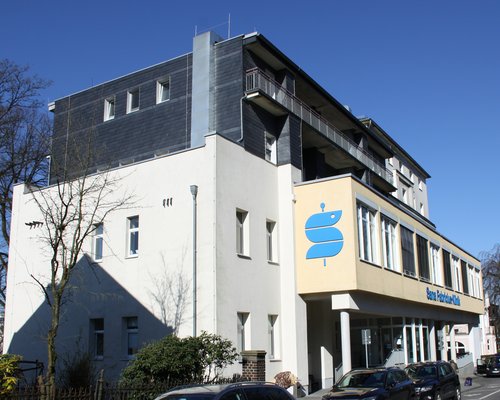 Die Sana Fabricius-Klinik Remscheid in der Brüderstraße führt wieder mehr orthopädische Operationen durch. (Foto: Stefan Mülders)
