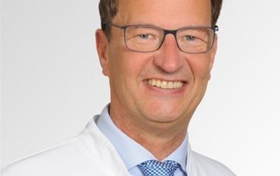 Porträt von Priv.-Doz. Dr. med. habil. Marcus Thieme, Chefarzt Klinik für Gefäßmedizin am Klinikum Coburg der Sana Kliniken Oberfranken.