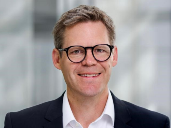 Porträt-Foto von Dr. Ralph Wiechers, CPO der Sana Kliniken AG