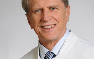 Porträt von Prof. Dr. med. Bernhard Leibl, Chefarzt für Chirurgie und Viszeralchirurgie, spezielle Viszeralchirurgie am Klinikum Coburg der Sana Kliniken Oberfranken.