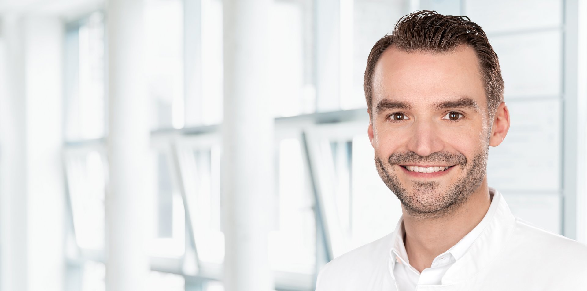 Porträtfoto von Dr. Norman Zinne, Chefarzt der Klinik für Thoraxchirurgie der Regio Kliniken