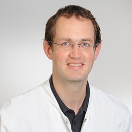 Porträt von Dr. med. Florian Finger, Leitender Oberarzt, Facharzt für Innere Medizin, Hämatologie und Internistische Onkologie am Sana Klinikum Coburg der Sana Kliniken Oberfranken