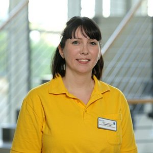 Assistenzärztin Madlen Hüttl, Pädiatrie Lauchhammer