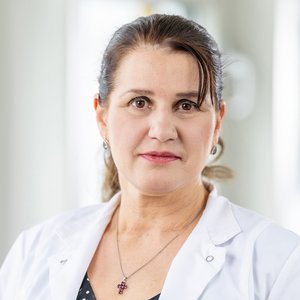 Portrait von Luciana Ioana Cristici, Sektionsleitung der Pneumologie