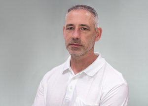 Ronny Göllnitz – Leiter des Zentrallabors Porträtbild von Ronny Göllnitz, standortübergreifenden Leiter des Zentrallabors