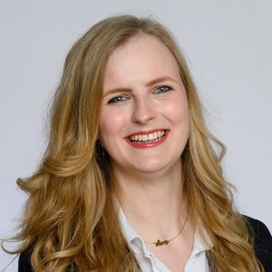 Porträtfoto von Theresa Machauer, Leitung des Organisationsteams für den Pflegeexzellenzkongress 2026.