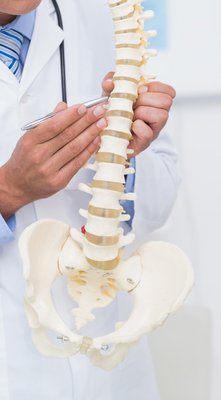 Skoliose kann je nach Ausprägung auf verschiedene Weisen therapiert werden. (©WavebreakMediaMicro | stock.adobe.com) Skoliose kann je nach Ausprägung auf verschiedene Weisen therapiert werden. (©WavebreakMediaMicro | stock.adobe.com)