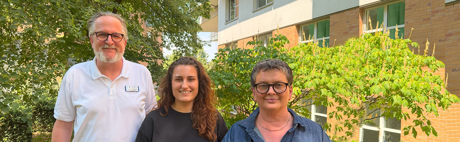 Gruppenfoto mit Christian Göhlinger, Diana Busch und Lidija Gorgs vom Sozialdienst