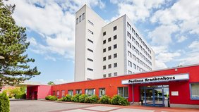 Der Eingang zum Paulinenkrankenhaus Berlin