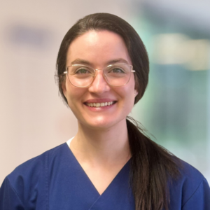 Porträtfoto Viktoria Abdel Hay, Physiotherapeutin am Sana Klinikum Gerresheim 