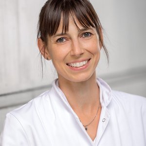 Dr. med. Iris Nébor