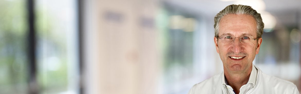 Porträtfoto Prof. Dr. med. Christoph Andree, Ärztlicher Direktor und Chefarzt der Plastischen und Ästhetischen Chirurgie am Sana Klinikum Gerresheim 