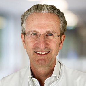Porträtfoto Prof. Dr. med. Christoph Andree, Ärztlicher Direktor und Chefarzt der Plastischen und Ästhetischen Chirurgie am Sana Klinikum Gerresheim 