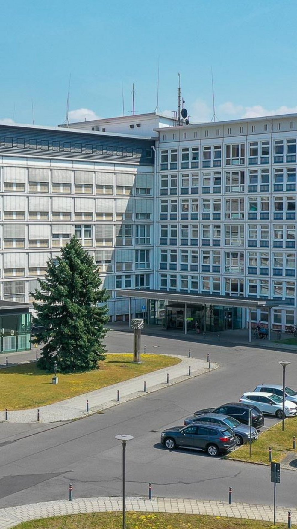 Lausitzer Seenland Klinikum, Luftbild, Eingangsbereich