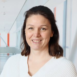 Portraitfoto von Sarah Rau