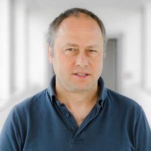 Porträtfoto von Boris Röhricht, Ansprechpartner für die Patientenvorstellung für das Uroonkologische Zentrum und Kopf-Hals-Tumore im Sana Klinikum Borna