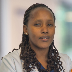 Porträtfoto Irene Kiptoo, Oberärztin der Allgemeinchirurgie am Sana Krankenhaus Benrath