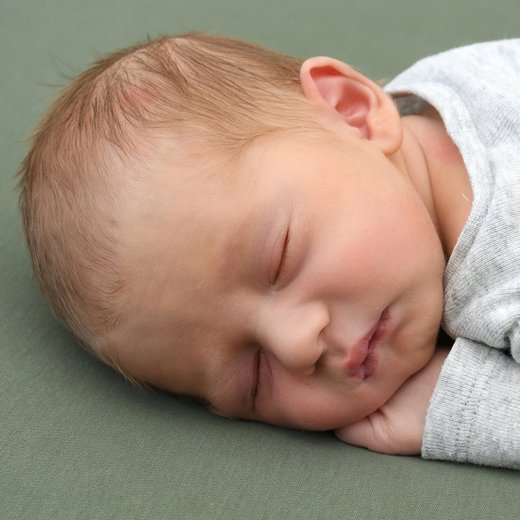 Babygaleriebild von Adam, geboren am 05.10.2026 im Sana Klinikum Hof