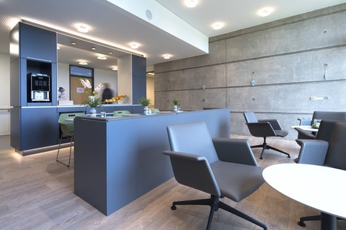 Private lounge with cafeteria, fruit station and newspapers for patients in the private ward.