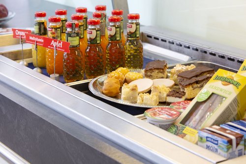 Snack-Buffett in der Wahlleistungs-Lounge des Sana-Krankenhauses Hürth (Foto: Stephan Hubrich)