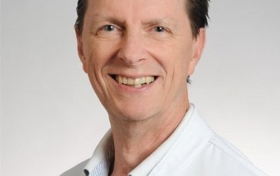 Porträt von Prof. Dr. med. Johannes Kraft, Chefarzt für Geriatrie und Palliativmedizin am Klinikum Coburg der Sana Kliniken Oberfranken.