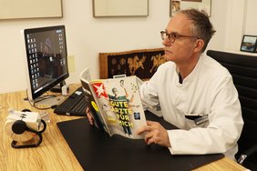 Prof. Dr. med. Joachim Weil, Chefarzt der Klinik für Kardiologie und Angiologie an den Sana Kliniken Lübeck, freut sich sehr über die Nennung in der STERN-Ärzteliste „Gute Ärzte für mich“ (Foto: Sana Kliniken Lübeck)