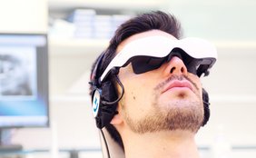 Patient mit Videobrille - Foto: Happymed GmbH