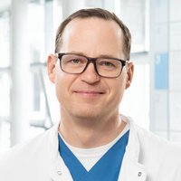 Porträtfoto von Prof. Dr. Patrick Kellner, Chefarzt des Ambulanten OP-Zentrums der Regio Kliniken