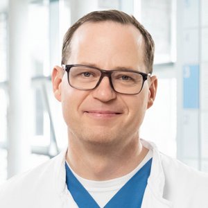 Porträtfoto von Prof. Dr. Patrick Kellner, Chefarzt des Ambulanten OP-Zentrums der Regio Kliniken