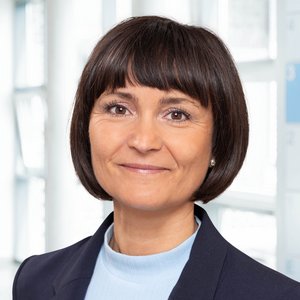 Porträtfoto von Carmen Tack, Chefarztsekretärin der Klinik für Kardiologie der Regio Kliniken