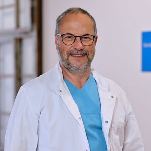 Porträt Dr. Volkmar Hanisch