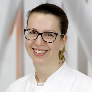 Dr. med. Silvia Khodaverdi