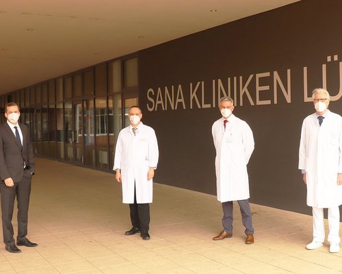Übergabe des Chefarztposten mit Geschäftsführer Dr. Christian Frank, Ärztlichem Direktor PD Dr. Matthias J. Bahr und den beiden Chefärzten PD Dr. Füllhase sowie Dr. Dann