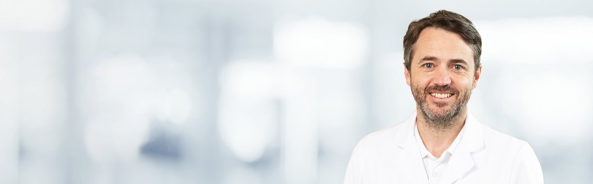 Privatdozent Dr. Felix Wezel Portraitfoto von Privatdozent Dr. Felix Wezel, Chefarzt der Klinik für Urologie am Sana Klinikum Landkreis Biberach