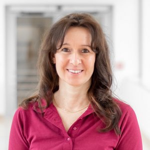 Porträtfoto von Marita Hofmann, Stv. Leitung Sozialdienst im Sana Klinikum Borna